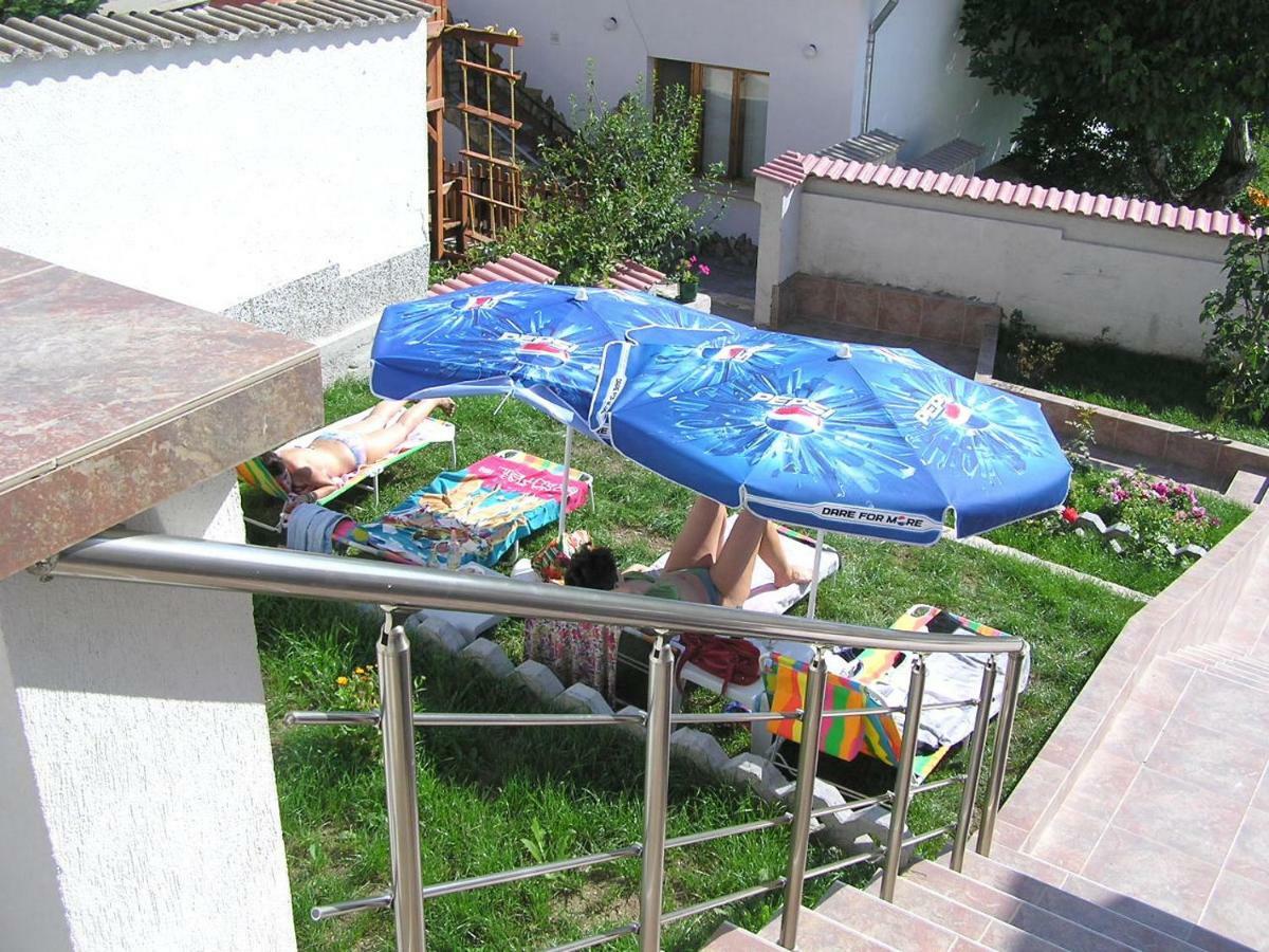 Hotel Aleksievata Kashta Gurgulyat Exteriör bild