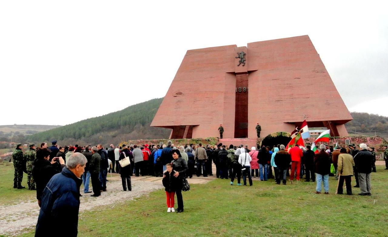 Hotel Aleksievata Kashta Gurgulyat Exteriör bild